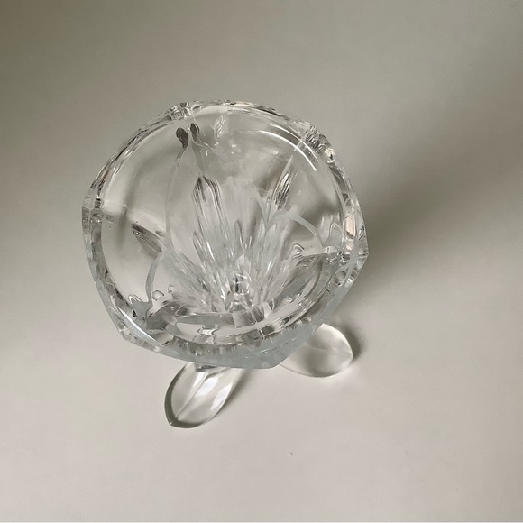 EUC Crystal 3 footed petal bud vase - Picture 7 of 11